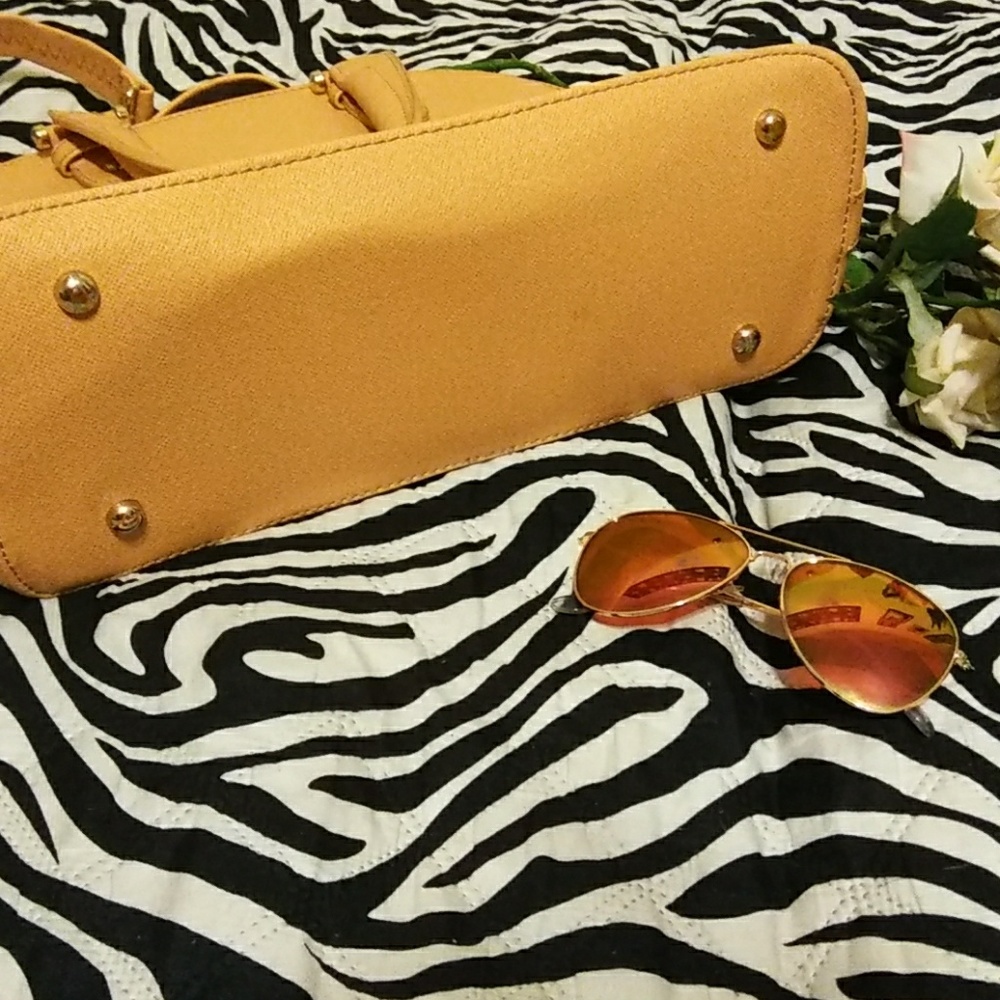 Purse - Picture 2 of 2